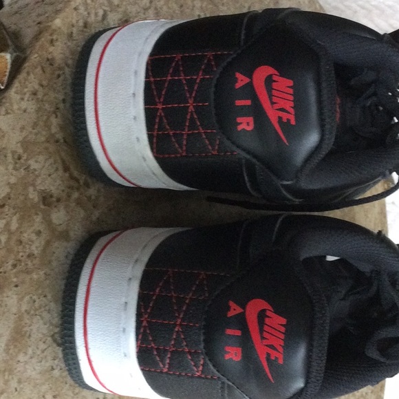 Nike AF one (mens 9.5) - Picture 3 of 6